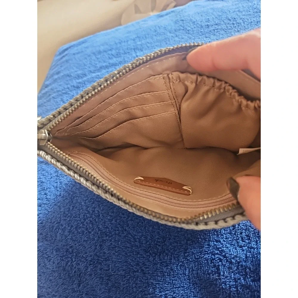 The Sak Gray Leather Wristlet Wallet Has Fun Stitching‎ Details NEW